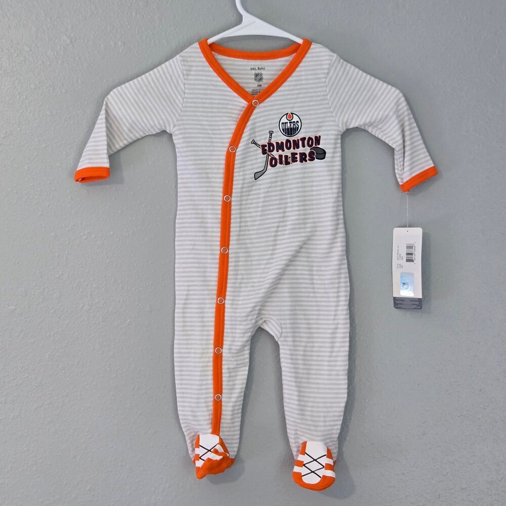 New With Tags Edmonton Oilers NHL Baby Sleeper Outfit Hockey Fan Gear